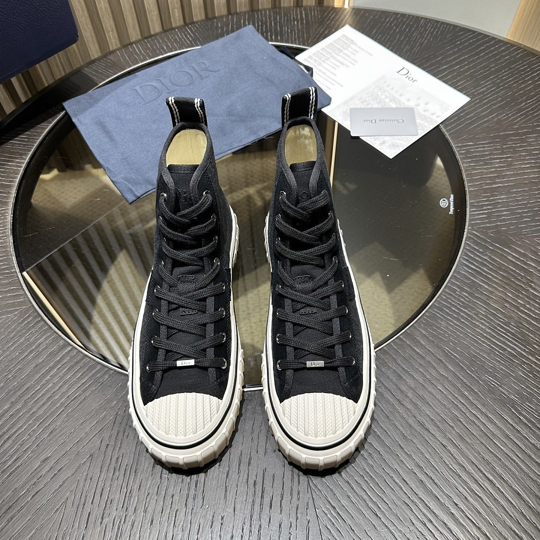DIO* SNEAKER