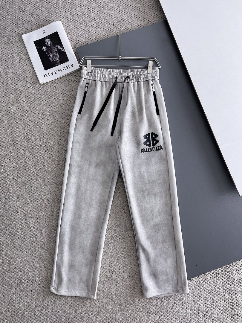 Ba1en*iaga Clothes