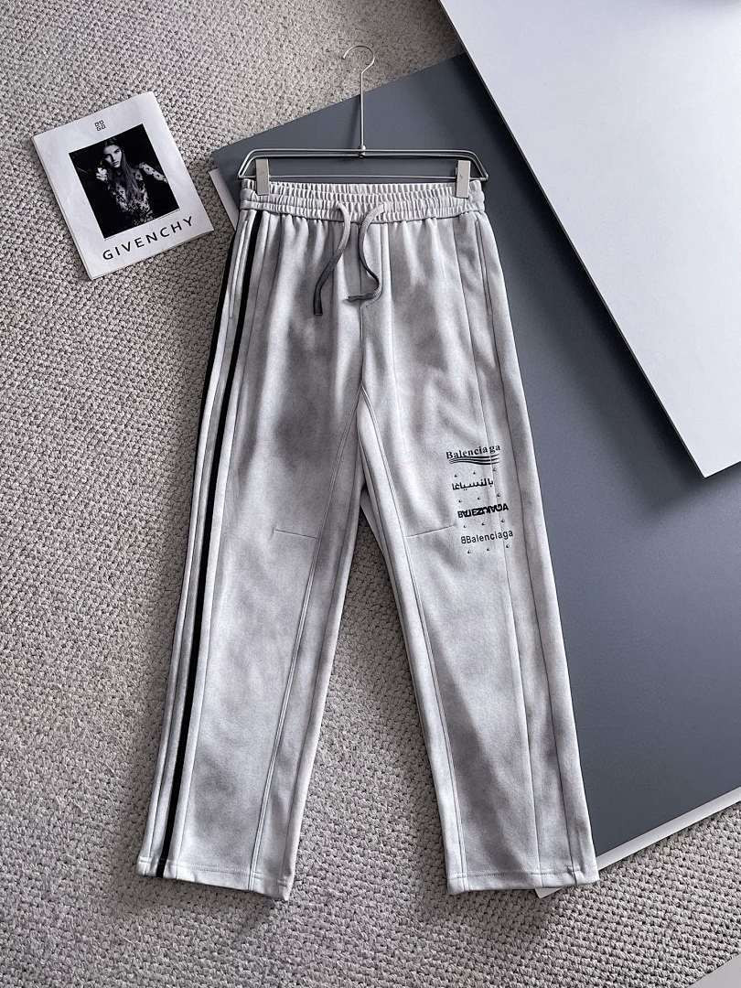Ba1en*iaga Clothes