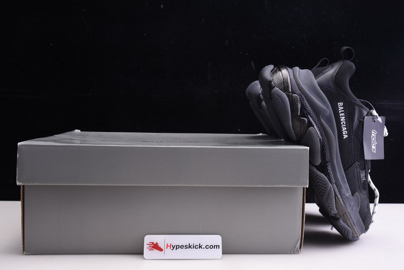 bc triple s trainer ‘all black distressed’’ 541624 w09o1 1000