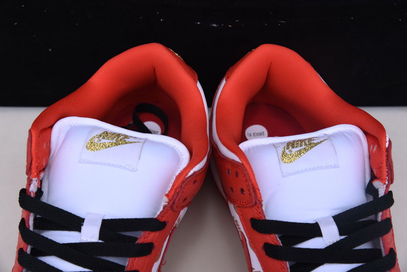 nike sb dunk low S*p*e x nike red dh3228-161