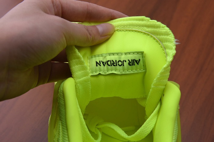 air jordan 4 retro flyknit volt aq3559-700